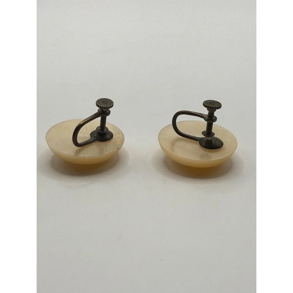 Vintage Butterscotch Lucite‎ Dome Screw-On Earrings – Creamy Translucent Round